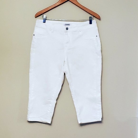 white stretch denim capris